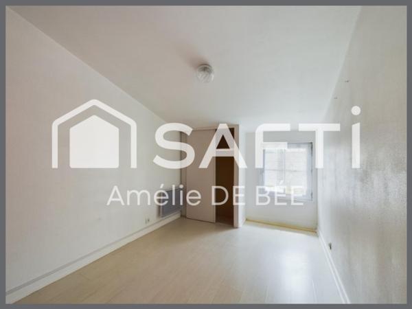 Ensemble d'Une Maison, Deux appartements, un garage centre historique de laleu La Rochelle.