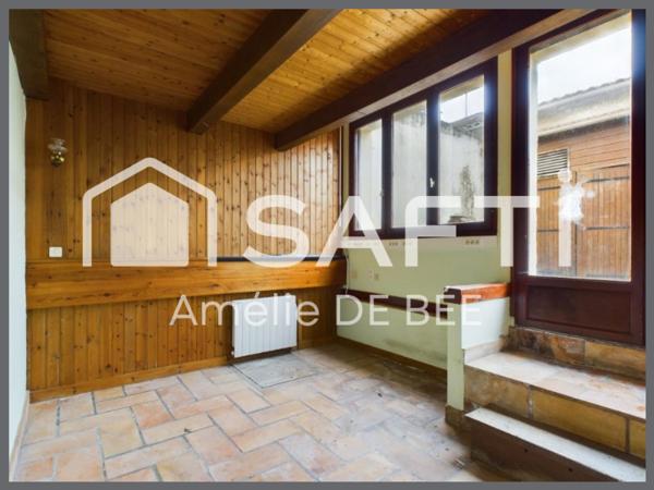 Ensemble d'Une Maison, Deux appartements, un garage centre historique de laleu La Rochelle.