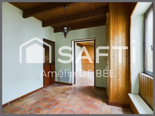 Ensemble d'Une Maison, Deux appartements, un garage centre historique de laleu La Rochelle.