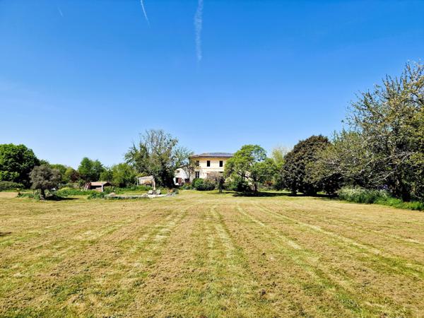 Maison de campagne avec grand terrain