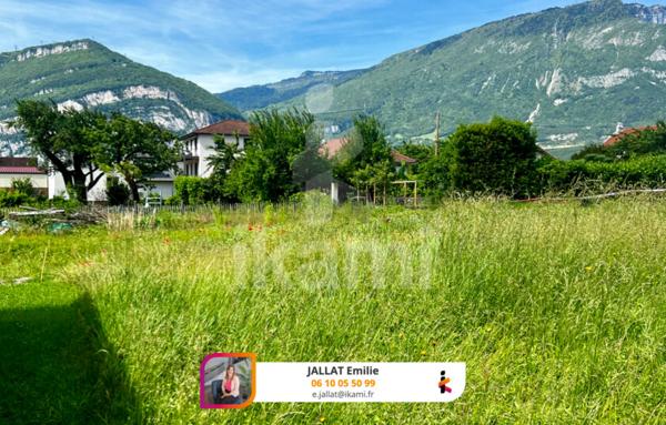Terrain à batir 824 m2