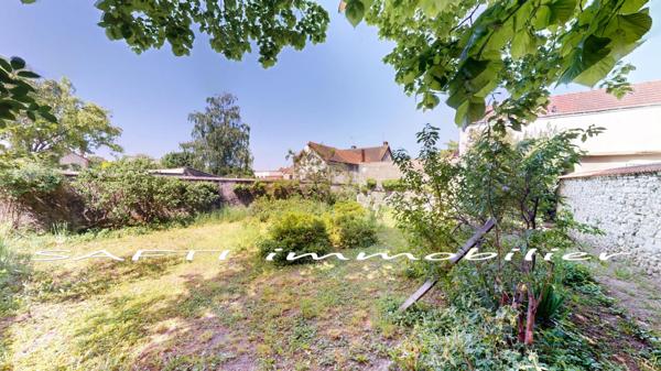 Rare en extrat centre de Bonnière-sur-Seine :  terrain constructible de 398m2  avec CU