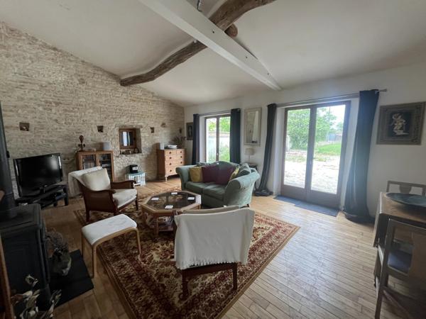 Maison spacieuse à l'orée d'un village