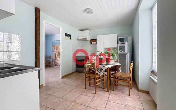 Maison à vendre    6 pièces •  Ambon