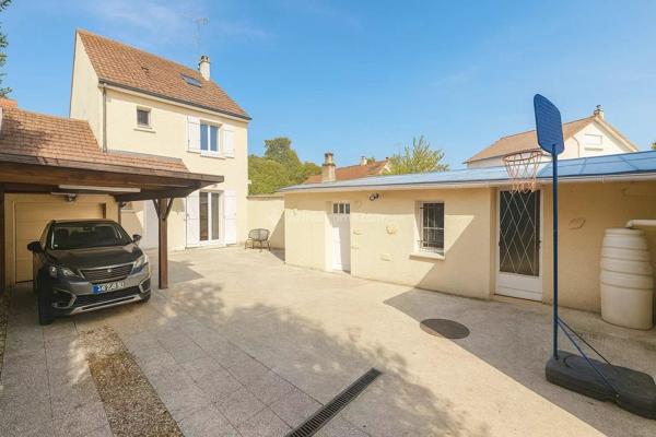 Vente                                                      Maison
                        
                     6 pièces                      150 m2                     à Champs-sur-Marne