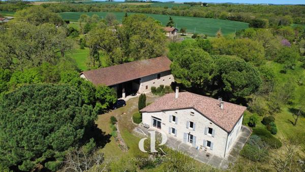 Mauvezin (32120) Maison de campagne rénovée à proximité des commodités