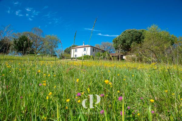 Mauvezin (32120) Maison de campagne rénovée à proximité des commodités