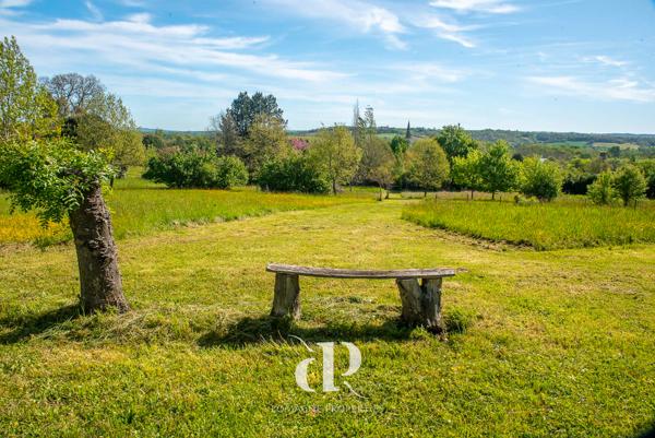 Mauvezin (32120) Maison de campagne rénovée à proximité des commodités