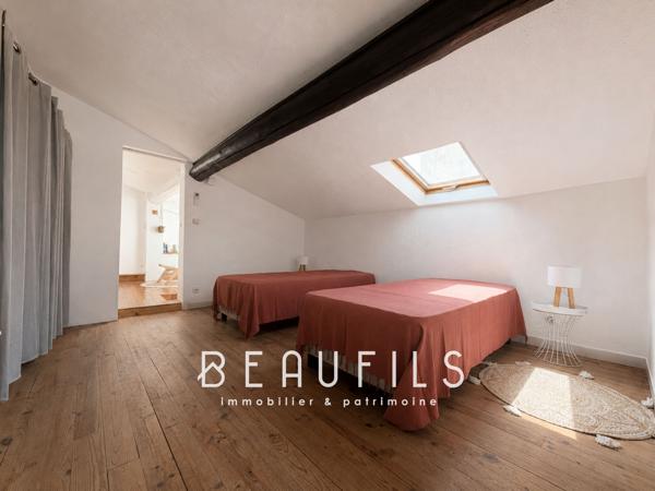 Exclusivité. Maison de ville avec patio et garage