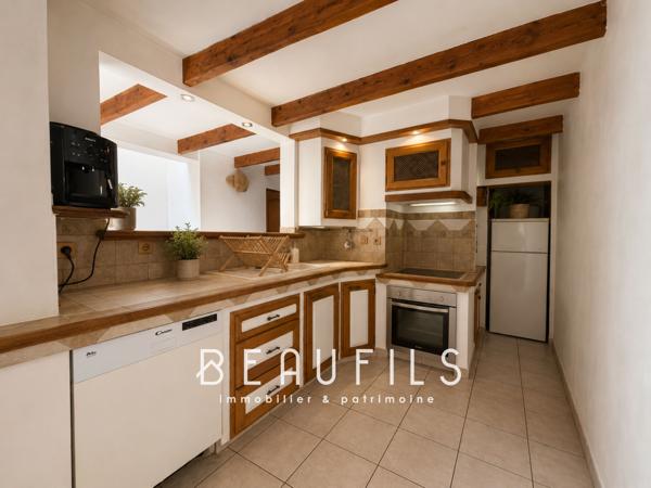 Exclusivité. Maison de ville avec patio et garage
