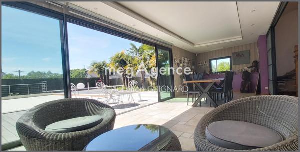 Maison à Bressuire, 79300 - 12 pièces 217m²