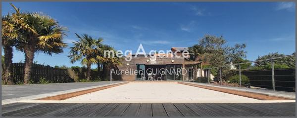 Maison à Bressuire, 79300 - 12 pièces 217m²