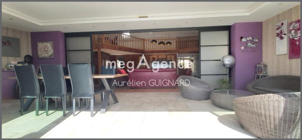Maison à Bressuire, 79300 - 12 pièces 217m²