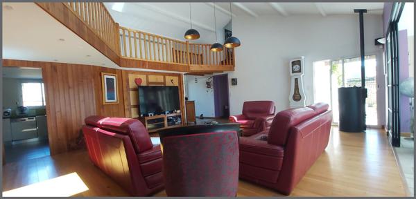 Maison à Bressuire, 79300 - 12 pièces 217m²