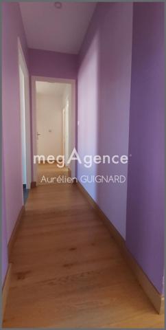 Maison à Bressuire, 79300 - 12 pièces 217m²