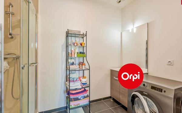 Appartement à vendre    2 pièces • 43,96 m2 Saint-Priest