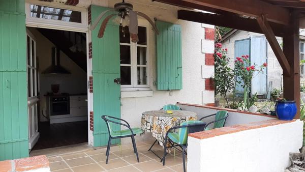 Maison de 4 chambres avec piscine, en bordure du bourg