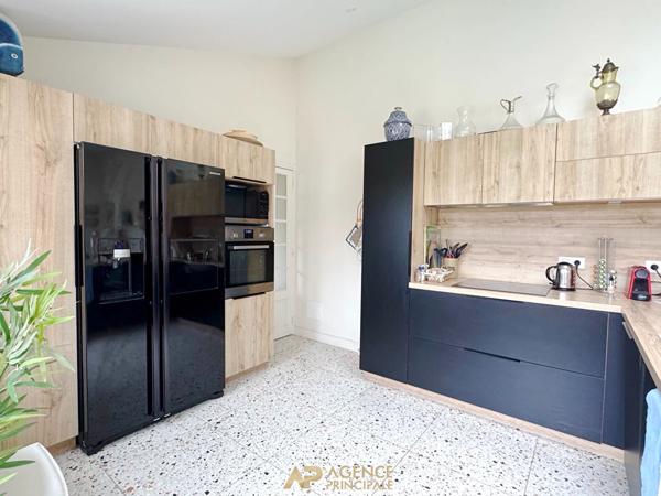 Maison 8 pièces - 180m2 - piscine - jardin - La Genette - La Rochelle €998 000 ** - Référence ND643D2