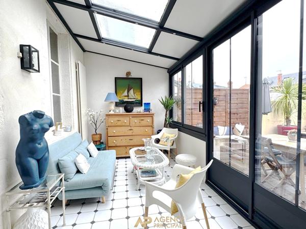 Maison 8 pièces - 180m2 - piscine - jardin - La Genette - La Rochelle €998 000 ** - Référence ND643D2
