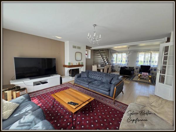 VILLEPARISIS Maison de 6 pièces - 177 m2 - terrain 419 m2