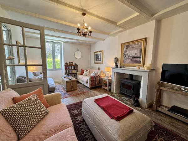 Belle maison avec piscine chauffée - proche Eymet