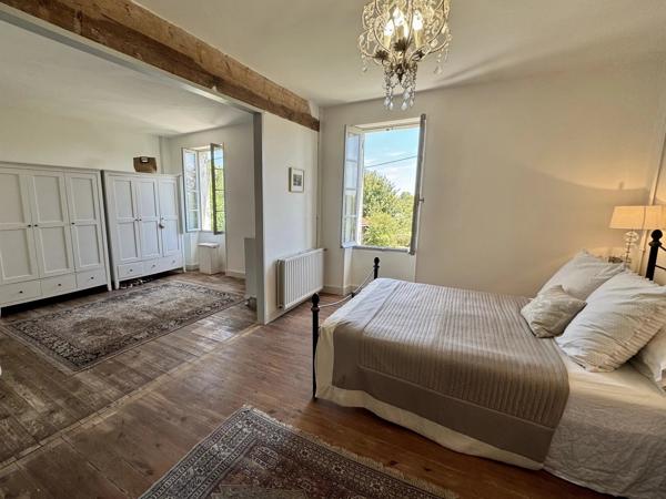 Belle maison avec piscine chauffée - proche Eymet