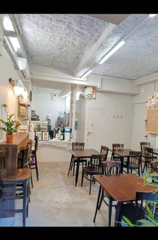 Belle opportunité pour ouvrir sa boutique avec un petit budget LYON 1ER ARRONDISSEMENT Croix-Paquet