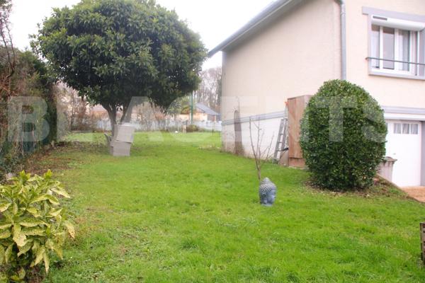 Maison briarde édifiée sur rez-de-jardin de 74m² habitable sur une parcelle de 537m² de terrain !