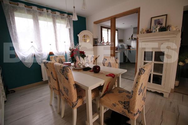 Maison briarde édifiée sur rez-de-jardin de 74m² habitable sur une parcelle de 537m² de terrain !