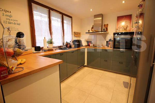 Maison briarde édifiée sur rez-de-jardin de 74m² habitable sur une parcelle de 537m² de terrain !