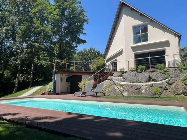 La chapelle St Mesmin, proche Orleans, maison d arrchitecte de 200 m² à vendre, piscine, vue dégagée sur les bois, terrain 1700 m²