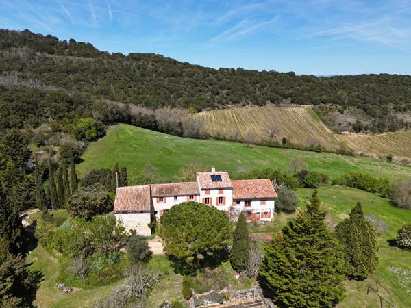 Domaine de charme avec trois gites proche de Limoux