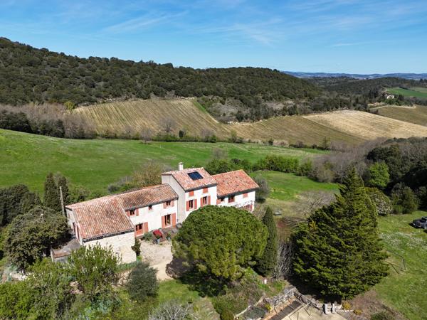 Domaine de charme avec trois gites proche de Limoux