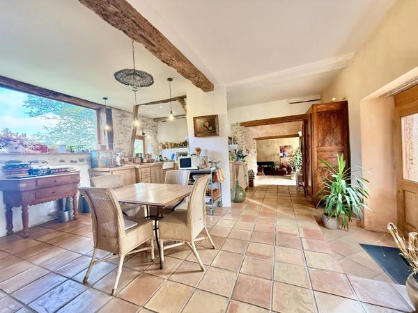Domaine de charme avec trois gites proche de Limoux