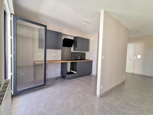 Dijon (21000) Quartier WILSON- T3 récent (2020) - avec loggia 18m2 + Parking et Cave : Disponible le 25/12 !