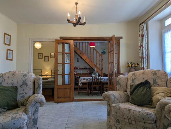 Belle maison de village ensoleillée de trois chambres située à Lignac (Indre)