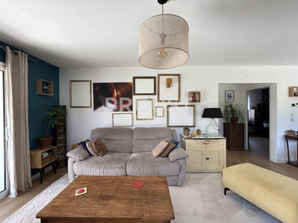 En exclusivité Magné Beau pavillon de plain-pied avec jardin et garage