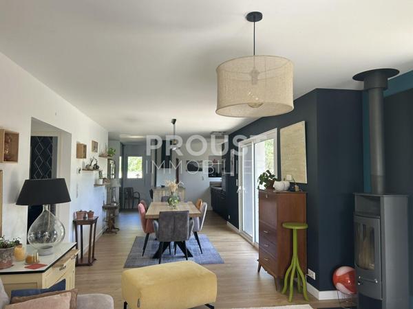 En exclusivité Magné Beau pavillon de plain-pied avec jardin et garage