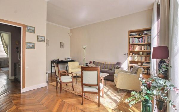 Appartement à vendre    3 pièces • 80,80 m2 Paris 6
