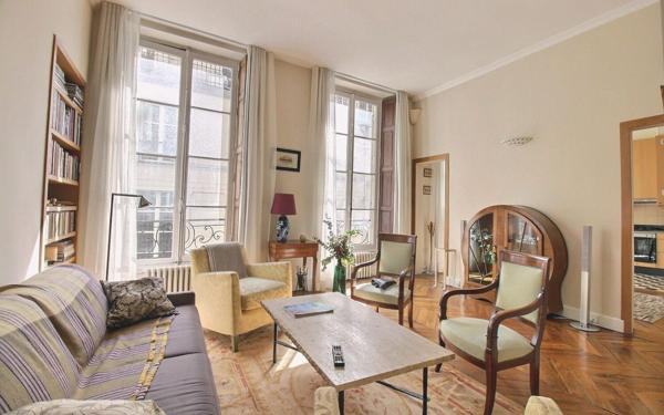 Appartement à vendre    3 pièces • 80,80 m2 Paris 6