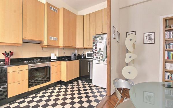 Appartement à vendre    3 pièces • 80,80 m2 Paris 6