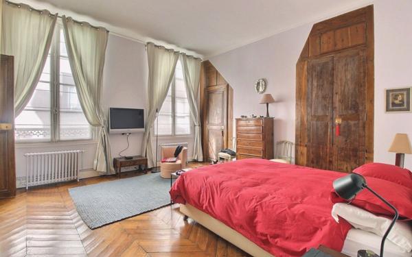 Appartement à vendre    3 pièces • 80,80 m2 Paris 6