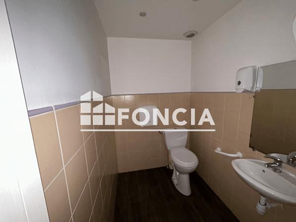 Location Local commercial 3 pièces 365 m² - 12 BOULEVARD GAMBETTA Cahors 46000