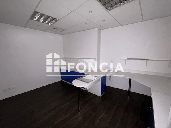 Location Local commercial 3 pièces 365 m² - 12 BOULEVARD GAMBETTA Cahors 46000