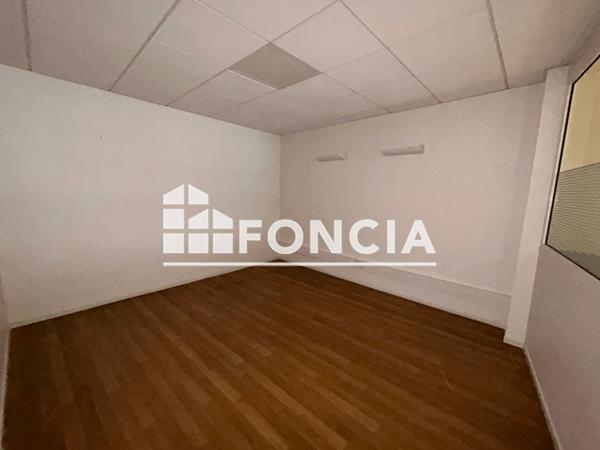 Location Local commercial 3 pièces 365 m² - 12 BOULEVARD GAMBETTA Cahors 46000