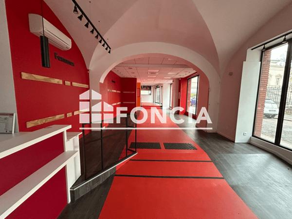Location Local commercial 3 pièces 365 m² - 12 BOULEVARD GAMBETTA Cahors 46000