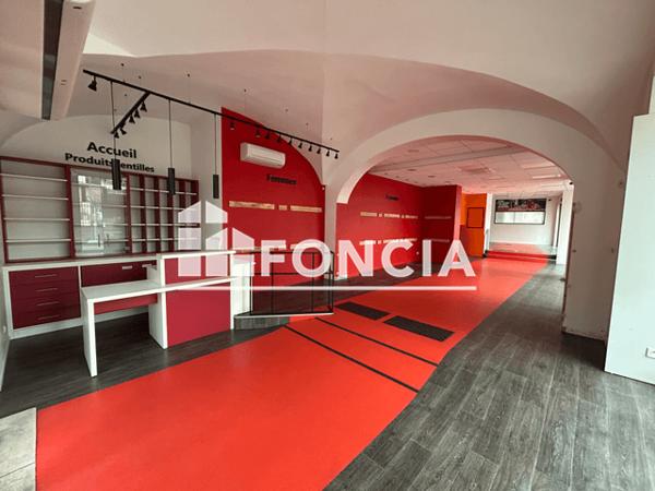 Location Local commercial 3 pièces 365 m² - 12 BOULEVARD GAMBETTA Cahors 46000