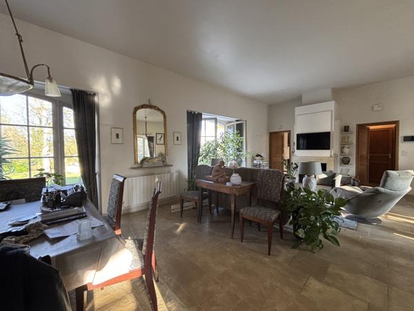 CHATILLON SUR SEINE( 21) Belle demeure de 1964 avec terrain de 2000m² bord de SEINE. Châtillon-sur-Seine (21400)