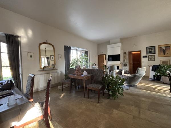 CHATILLON SUR SEINE( 21) Belle demeure de 1964 avec terrain de 2000m² bord de SEINE. Châtillon-sur-Seine (21400)