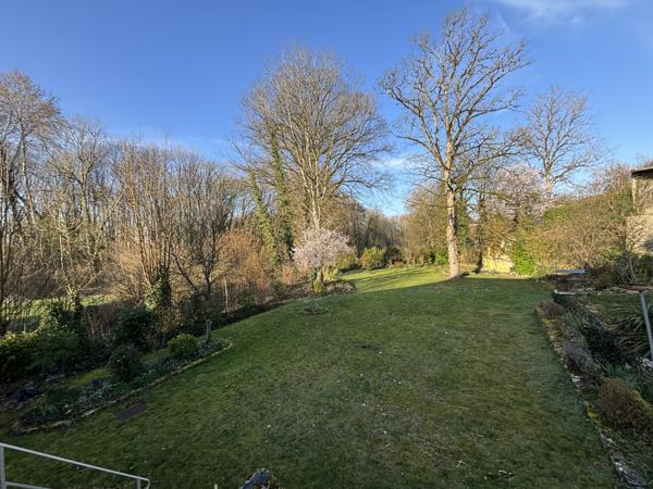 CHATILLON SUR SEINE( 21) Belle demeure de 1964 avec terrain de 2000m² bord de SEINE. Châtillon-sur-Seine (21400)